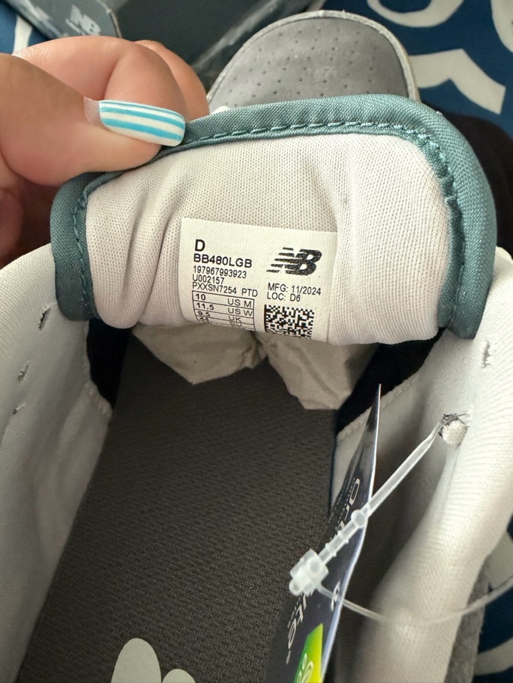 New Balance Men’s Gray, Tan & Navy Low-Top Sneakers - Picture 4 of 5